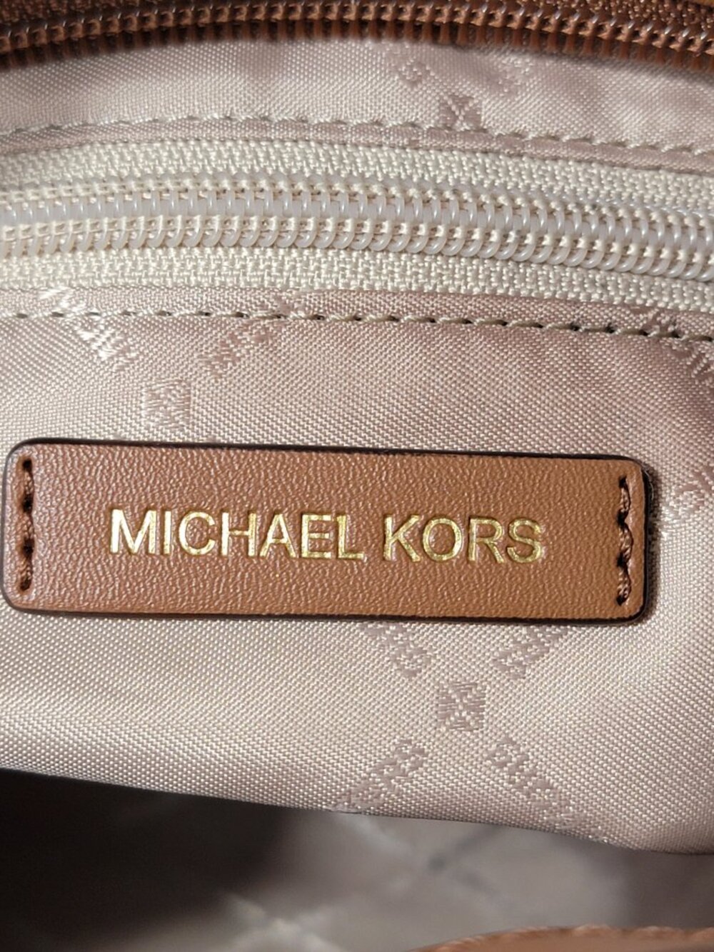 Michael Kors Jet Set Medium Logo Pocket Tote Vanilla MK Signature 35F3GTVT3B - Picture 11 of 15